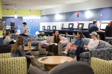 Students in the commuter lounge